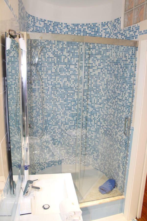 Domus Yenne Suites Cagliari Kültér fotó